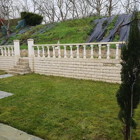Grande Maison 6 8 Couchages Avec Jardin Et Terrasse Vakantiehuis *